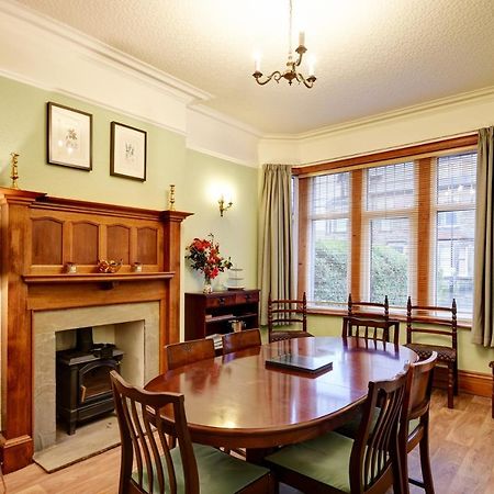 Spacious Victorian Townhouse Near Hcc With Off Street Parking Harrogate Bagian luar foto