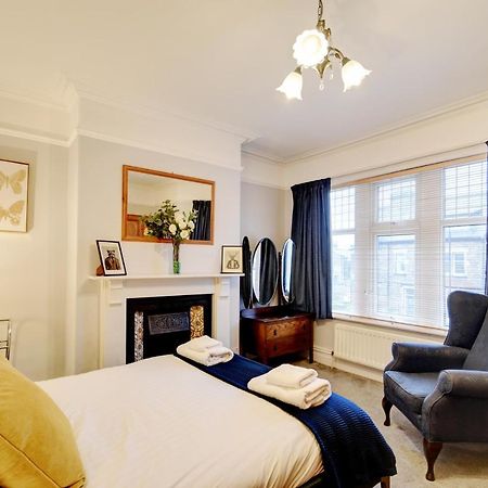Spacious Victorian Townhouse Near Hcc With Off Street Parking Harrogate Bagian luar foto