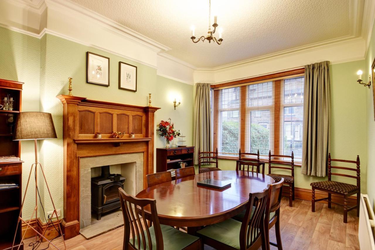 Spacious Victorian Townhouse Near Hcc With Off Street Parking Harrogate Bagian luar foto