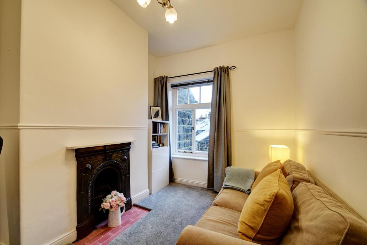Spacious Victorian Townhouse Near Hcc With Off Street Parking Harrogate Bagian luar foto