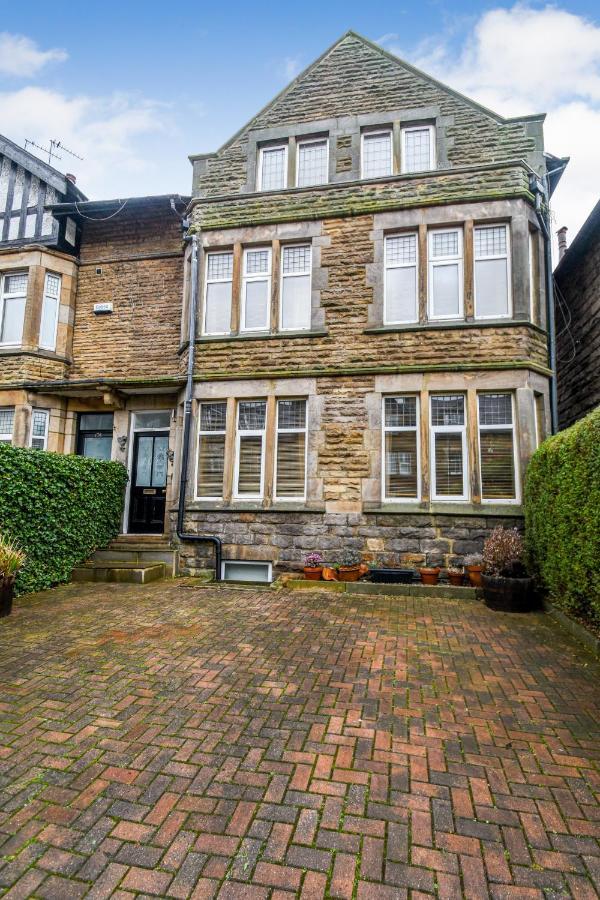 Spacious Victorian Townhouse Near Hcc With Off Street Parking Harrogate Bagian luar foto