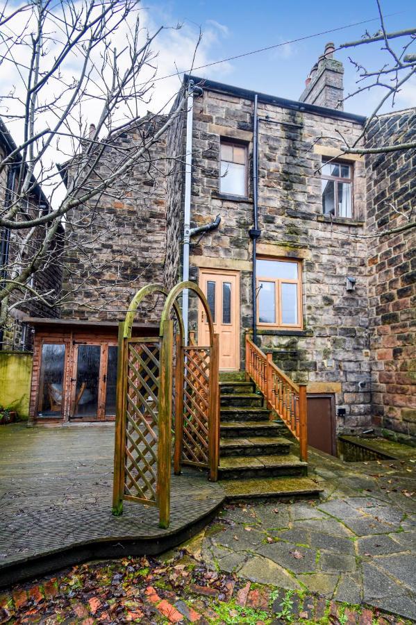 Spacious Victorian Townhouse Near Hcc With Off Street Parking Harrogate Bagian luar foto