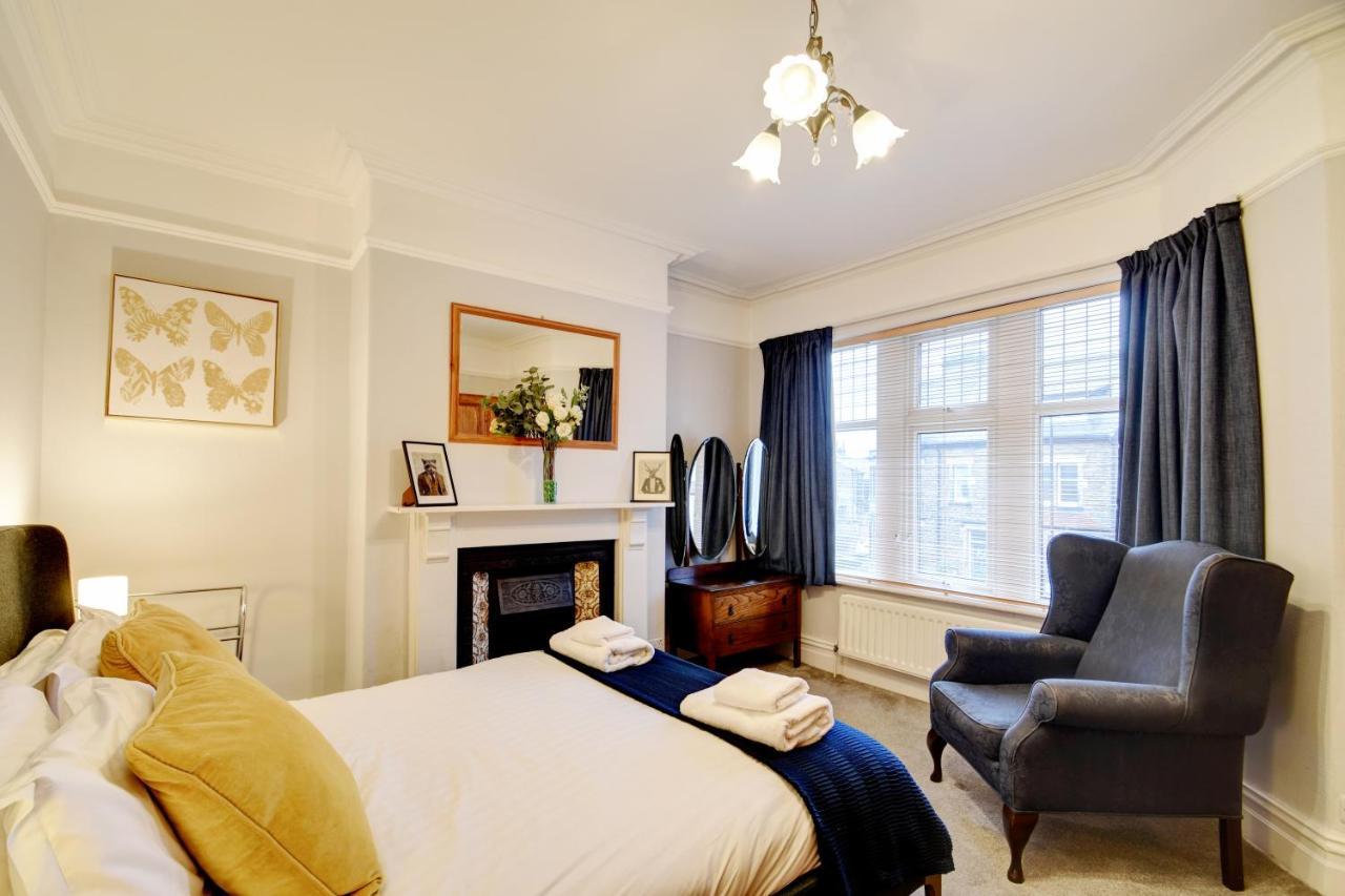 Spacious Victorian Townhouse Near Hcc With Off Street Parking Harrogate Bagian luar foto